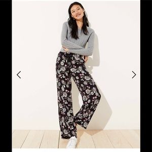 NWOT Loft floral flowy pants size large